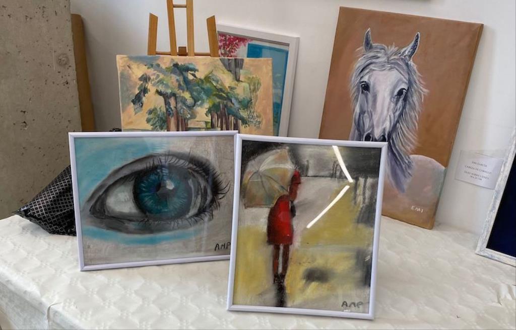 Obras de alumnos: ojo hiperrealista, caballo y paisaje